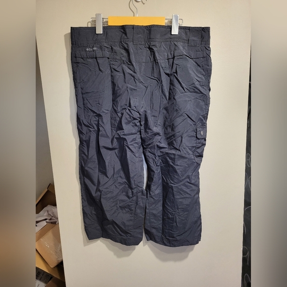 Columbia Black Capri Pants, Size 16 (36) - Picture 2 of 5